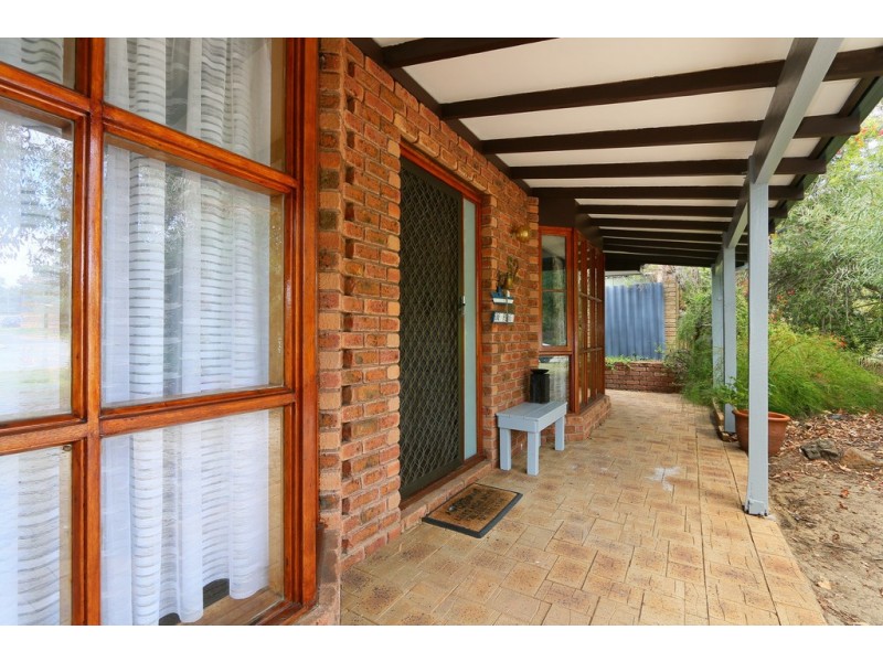 52 McCombe, Samson WA 6163