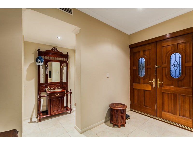 4 Bernier Rise, North Coogee WA 6163