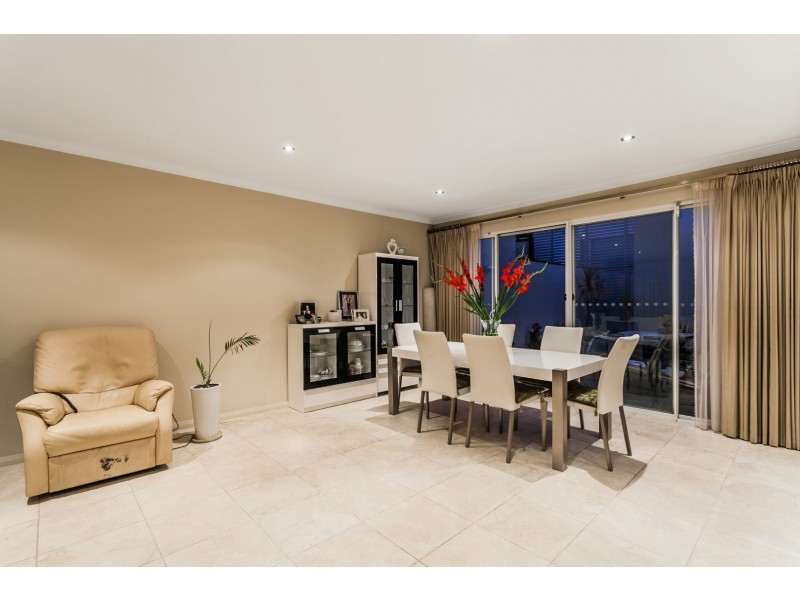 4 Bernier Rise, North Coogee WA 6163