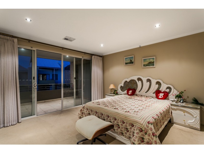 4 Bernier Rise, North Coogee WA 6163