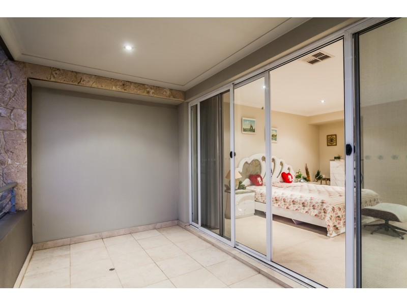 4 Bernier Rise, North Coogee WA 6163