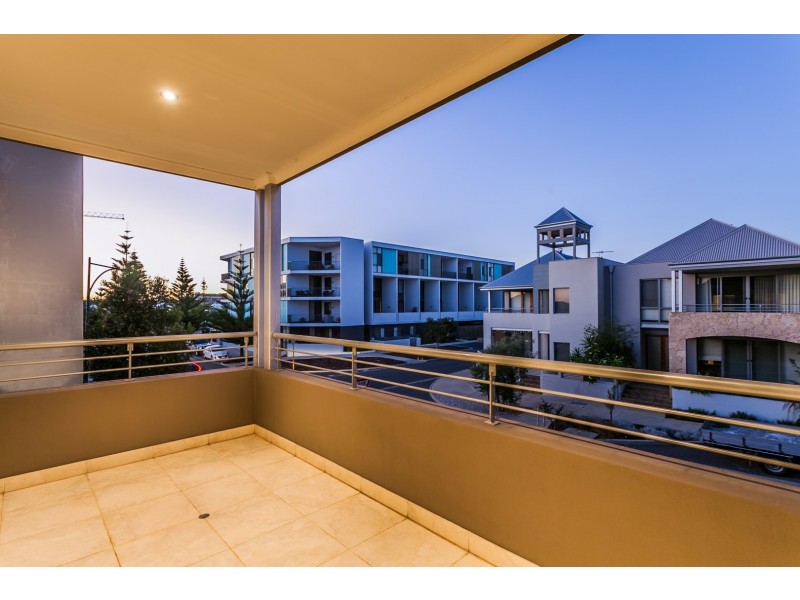 4 Bernier Rise, North Coogee WA 6163