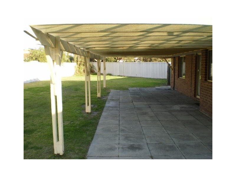16 Eppalock Grove, South Lake WA 6164