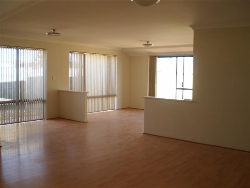 16 Normanby Blvd, Success WA 6164