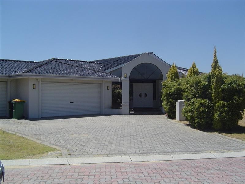 4 Dumas Close, Winthrop WA 6150