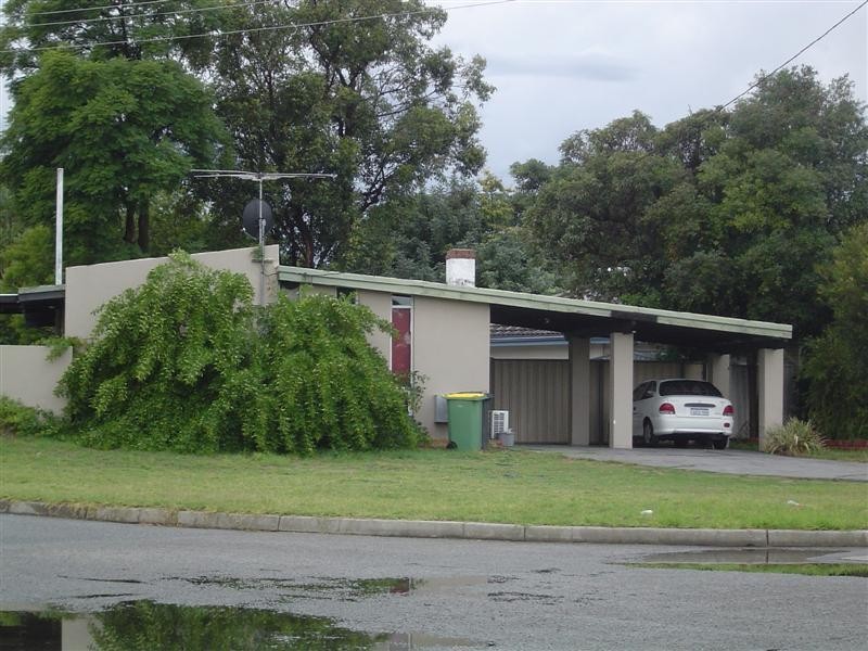 52 Pembury Road,, Thornlie WA 6108