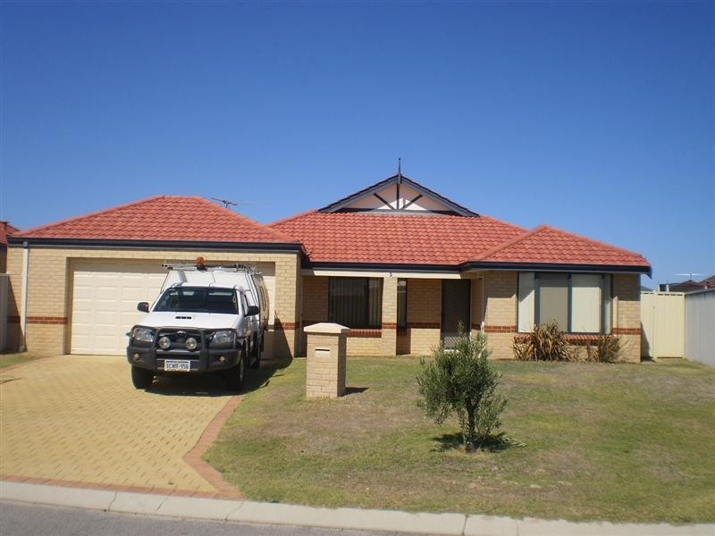 9  Epsilon Drive, Rockingham WA 6168