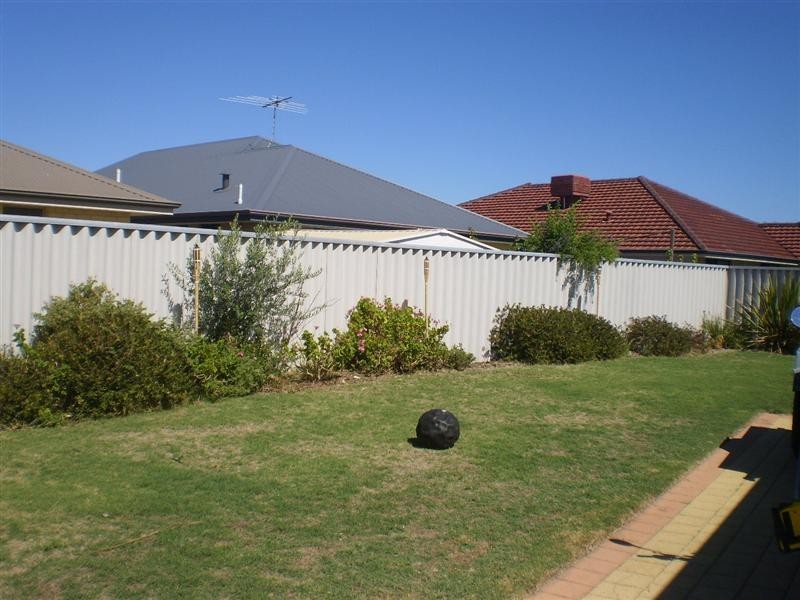 9  Epsilon Drive, Rockingham WA 6168