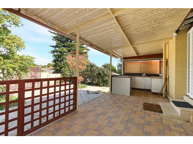 17 Cordelia Avenue, Coolbellup WA 6163