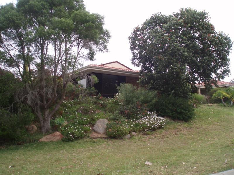 1 Arnold Crescent, Kardinya WA 6163