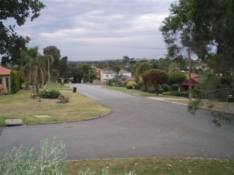1 Arnold Crescent, Kardinya WA 6163