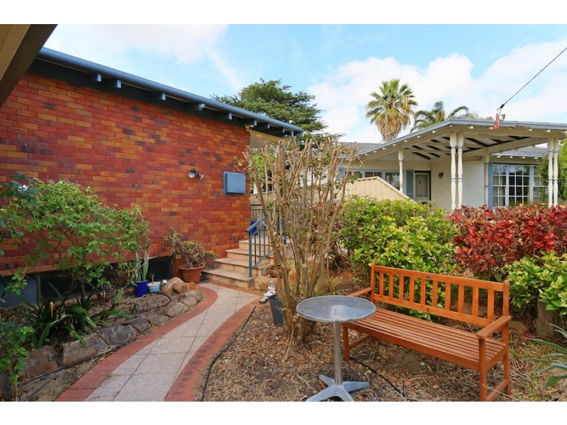 28 Cameron Way, Kardinya WA 6163