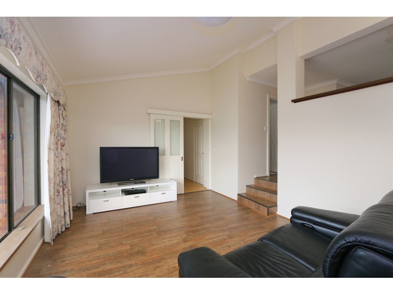 28 Cameron Way, Kardinya WA 6163