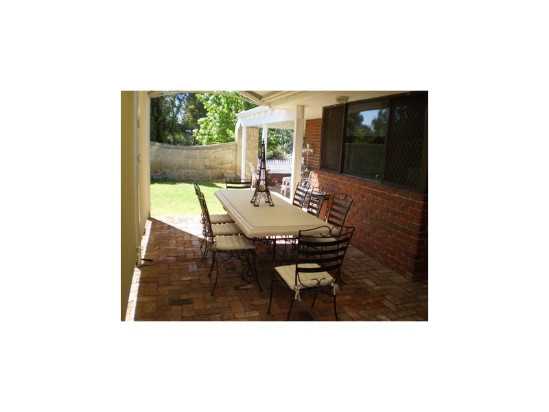 23 Prescott Drive, Kardinya WA 6163