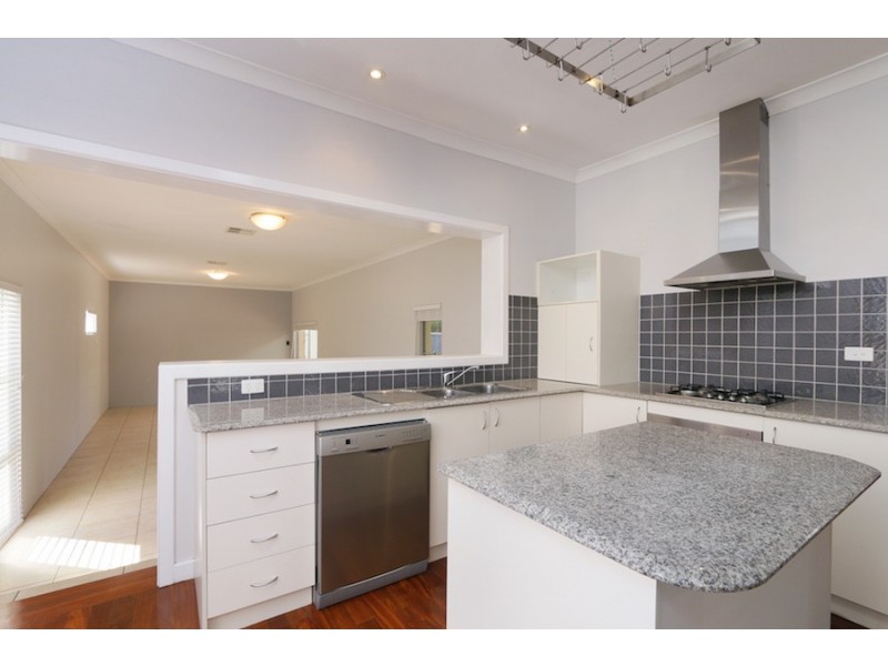 8 Hayward Way, Myaree WA 6154