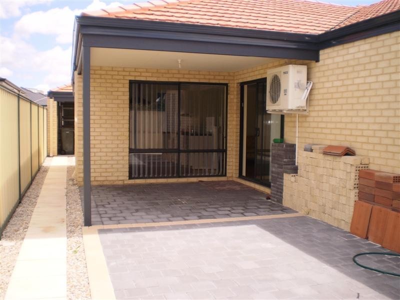 9  Sheringham Bend, Success WA 6164