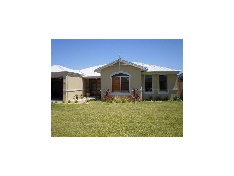5 Tongaroo Boulevard, Success WA 6164