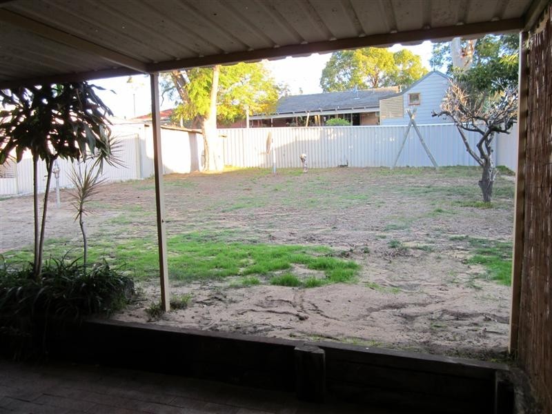 9 Capulet Street, Coolbellup WA 6163