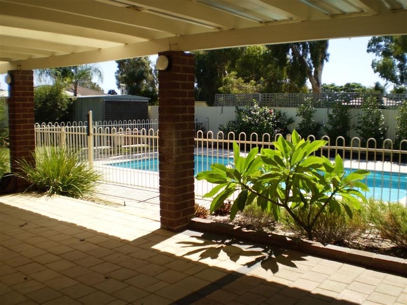 4 MORNINGCLOUD VALE, Willetton WA 6155