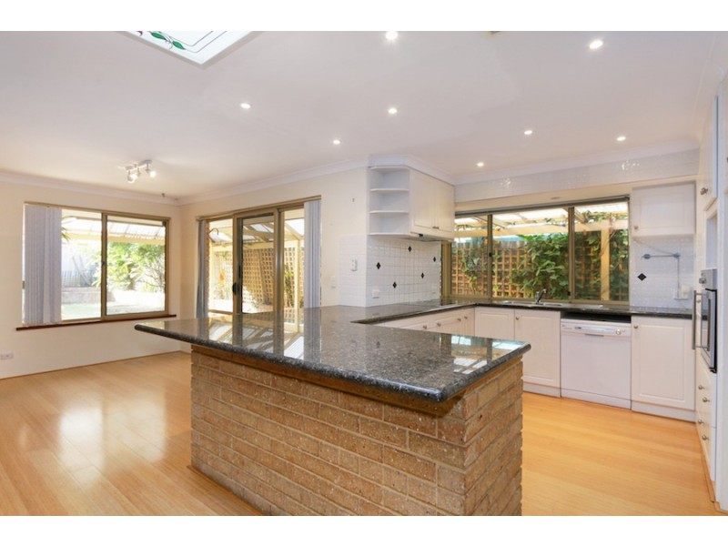 3 Meadow Close, Kardinya WA 6163