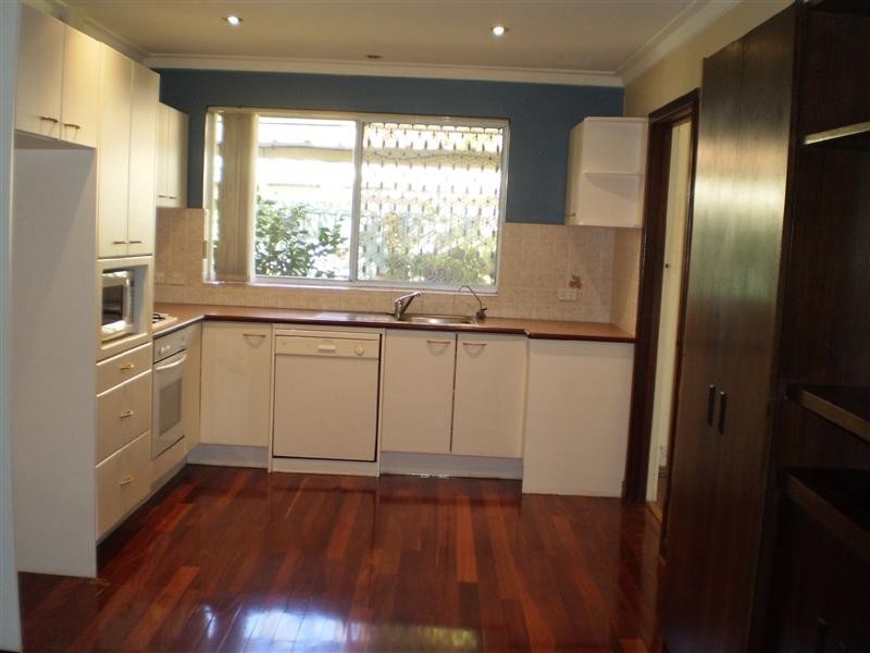 5 FLINDERS CRESCENT, Bull Creek WA 6149