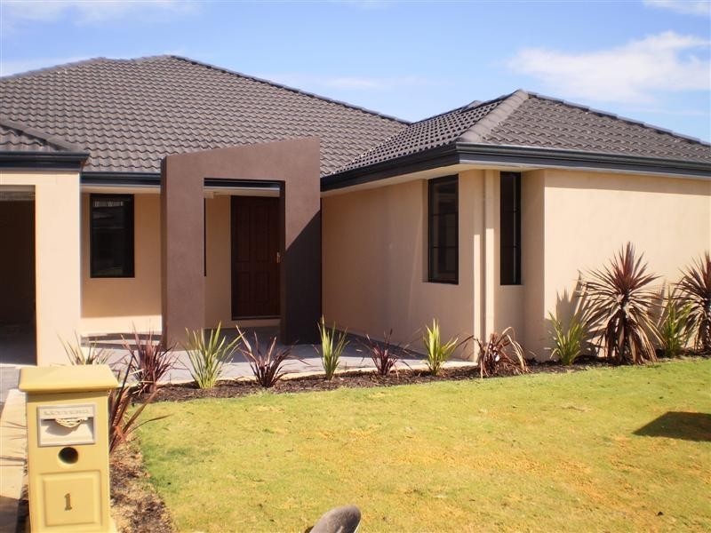 1 LOWELL TERRACE, Piara Waters WA 6112