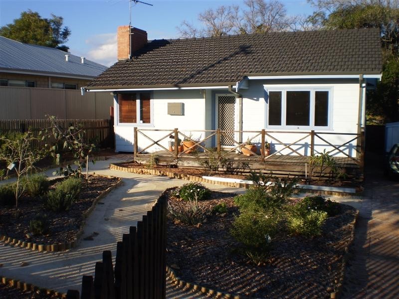 6 HOOD STREET, Hamilton Hill WA 6163