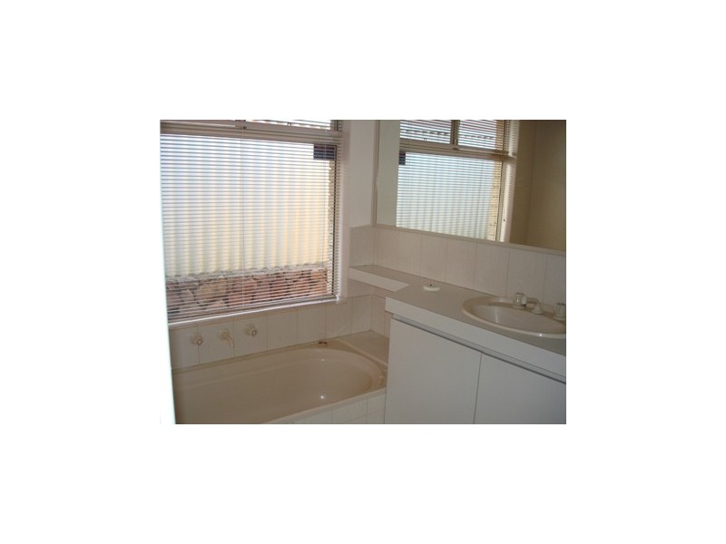 48 LE SOUEF DRIVE, Kardinya WA 6163