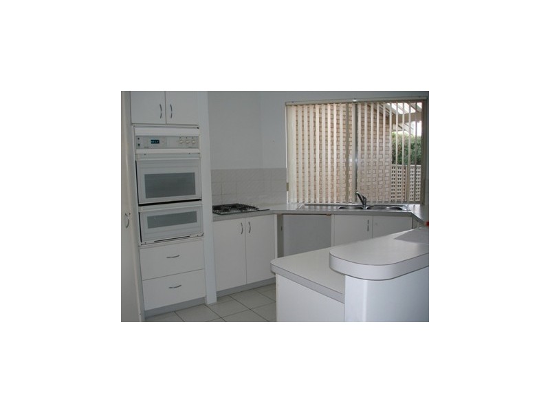 48 LE SOUEF DRIVE, Kardinya WA 6163