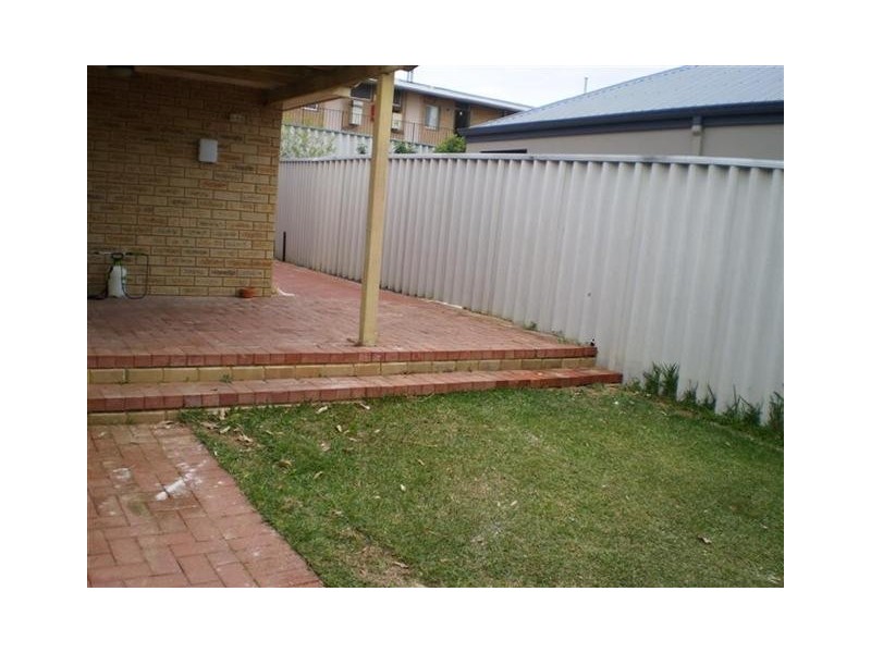 235C  PRESTON POINT ROAD/ CNR POINT WALTER RD., Bicton WA 6157