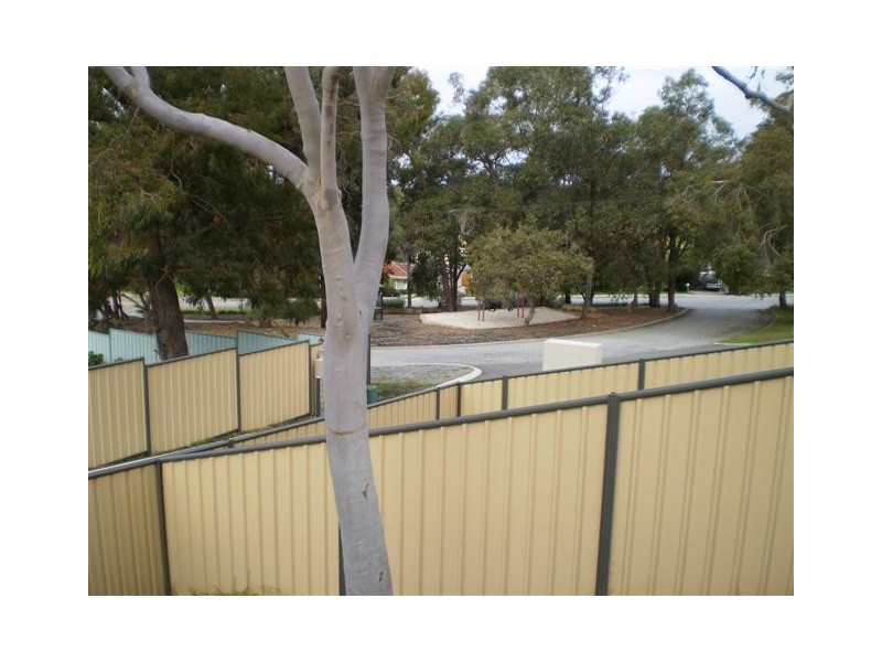 4/10 RINALDO PLACE, Coolbellup WA 6163