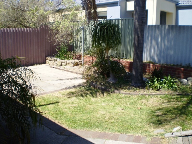 2 Burney Ct, Kardinya WA 6163