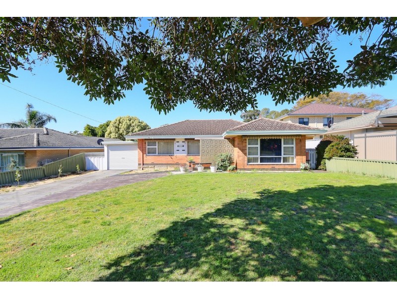 8 Burney Court, Kardinya WA 6163