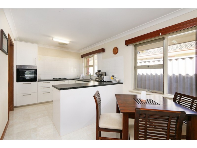 8 Burney Court, Kardinya WA 6163