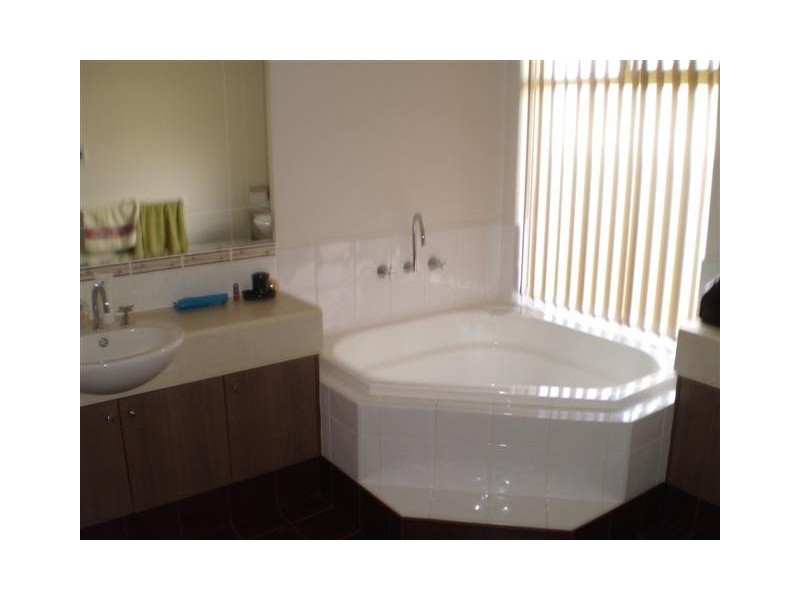 12 Canton Vista, Canning Vale WA 6155