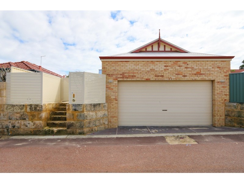 5 De Passey Lane, Willagee WA 6156