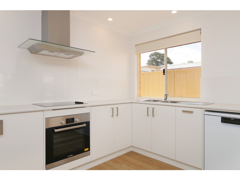 5 De Passey Lane, Willagee WA 6156
