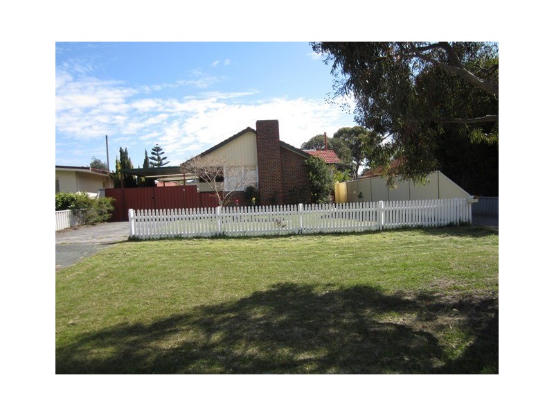 40 Waverley Road, Coolbellup WA 6163