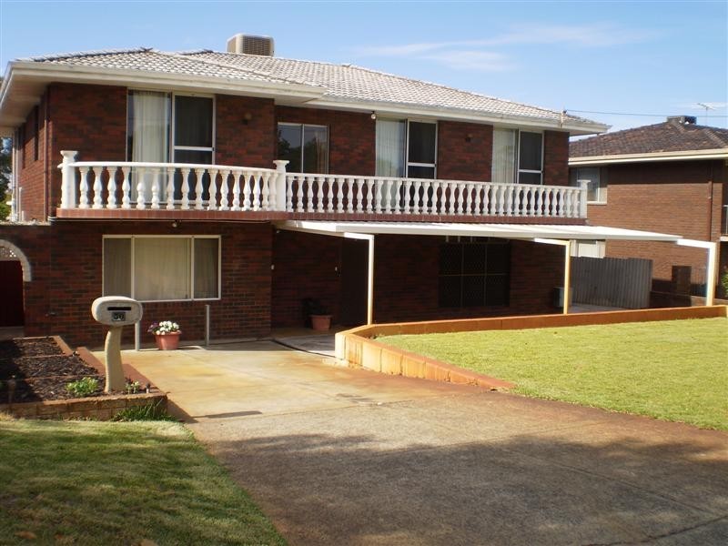 30 Davies Cres, Kardinya WA 6163