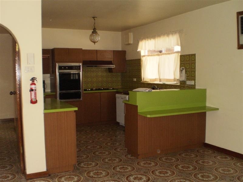 30 Davies Cres, Kardinya WA 6163