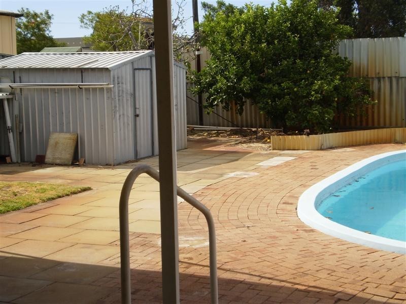 30 Davies Cres, Kardinya WA 6163