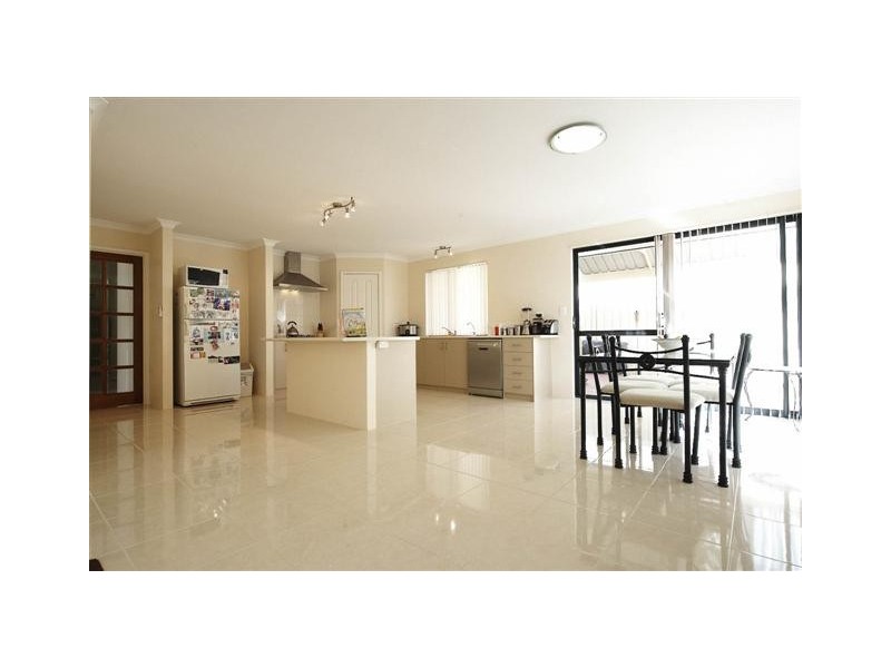 14 Canopus Loop, Hammond Park WA 6164