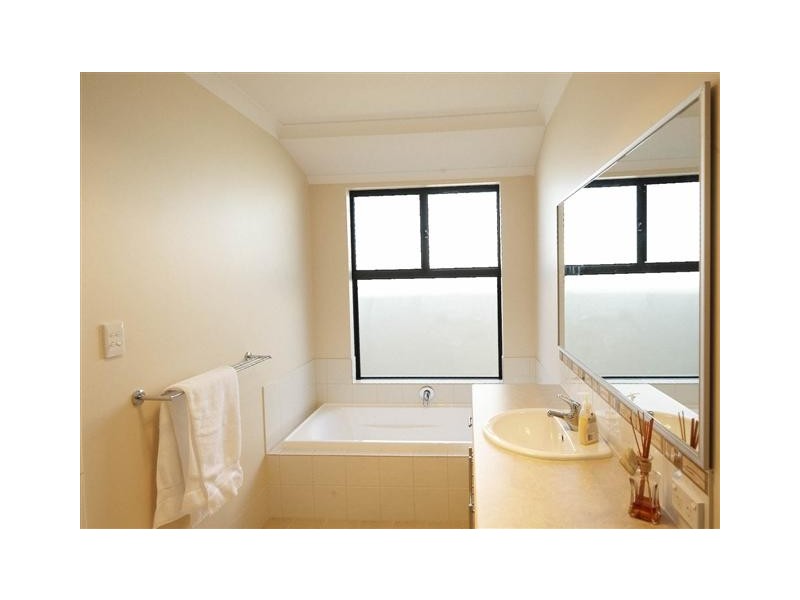 14 Canopus Loop, Hammond Park WA 6164