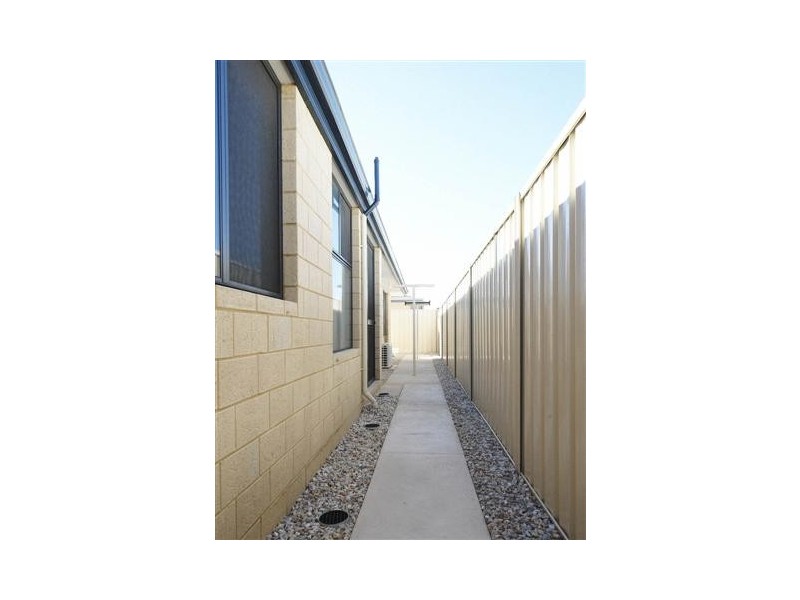 14 Canopus Loop, Hammond Park WA 6164