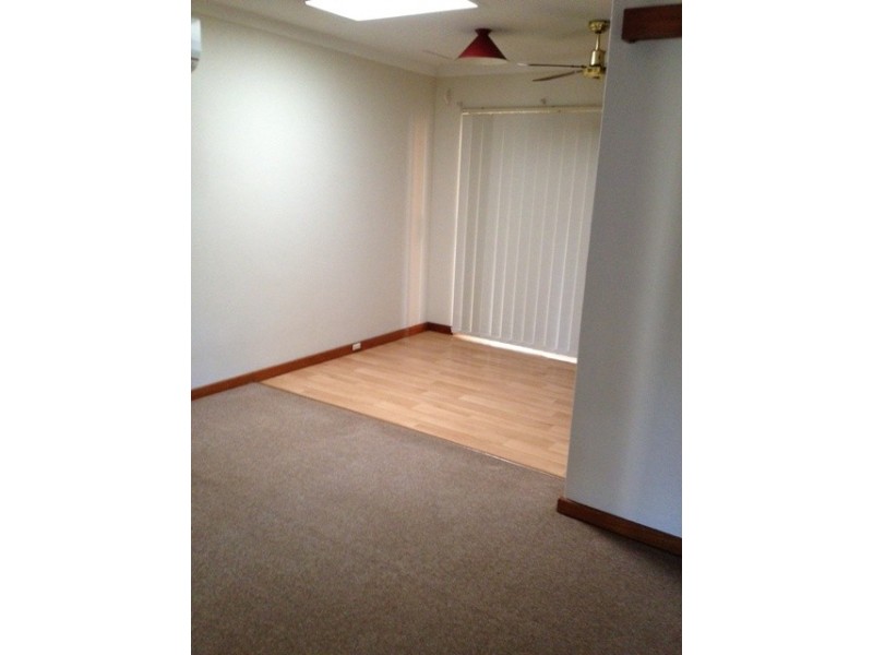 9 Scole Place, Huntingdale WA 6110