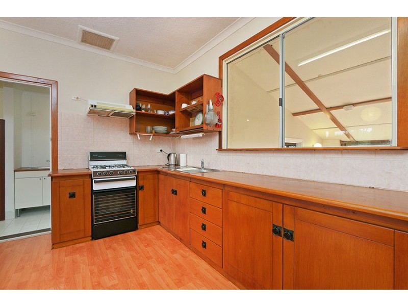 11 Batten Street, Coolbellup WA 6163