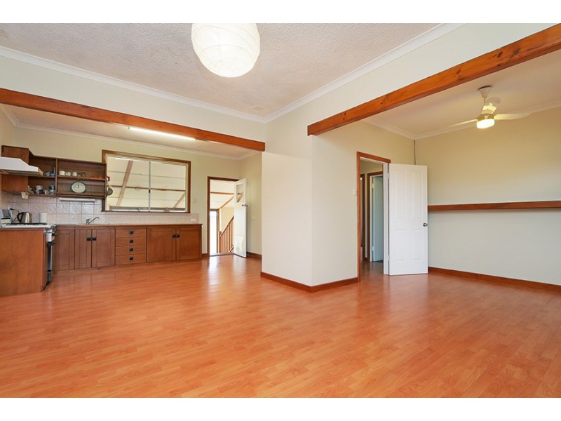 11 Batten Street, Coolbellup WA 6163