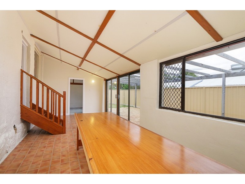 11 Batten Street, Coolbellup WA 6163