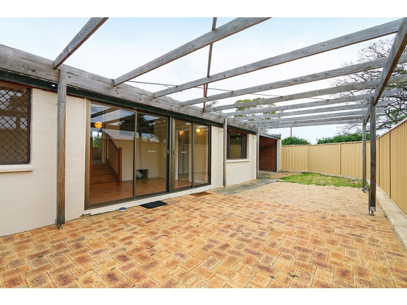 11 Batten Street, Coolbellup WA 6163