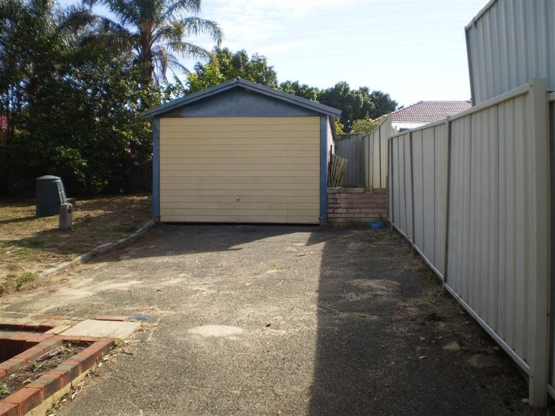 22 Quinlan Street, Coolbellup WA 6163